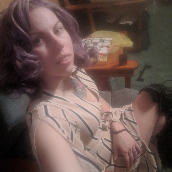 Meet your Posher, Danielle - Picture 5 of 6